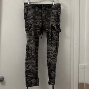 Rocawear Black and Gray Camouflage Cargo Pants